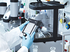 KNF LIQUIPORT® eroga liquidi neutri e aggressivi per molte applicazioni di laboratorio.