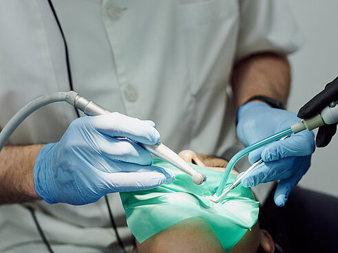 Many medical procedures rely on suction devices to remove fluids from patients. They are standard equipment for daily use in operating and emergency rooms, ICU units, dental practices, nursing homes, and home care. If they fail, it directly impacts treatment outcomes.