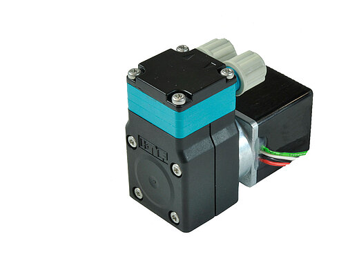 Die NF 1.60 Membran-Flüssigkeitspumpe von KNF ist eine kundenspezifisch anpassbare Flüssigkeits-Pumpenlösung, die mit Funktionen wie einem parametrierbaren BLDC-Motor und einem integrierten Überdruckventil erhältlich ist. 