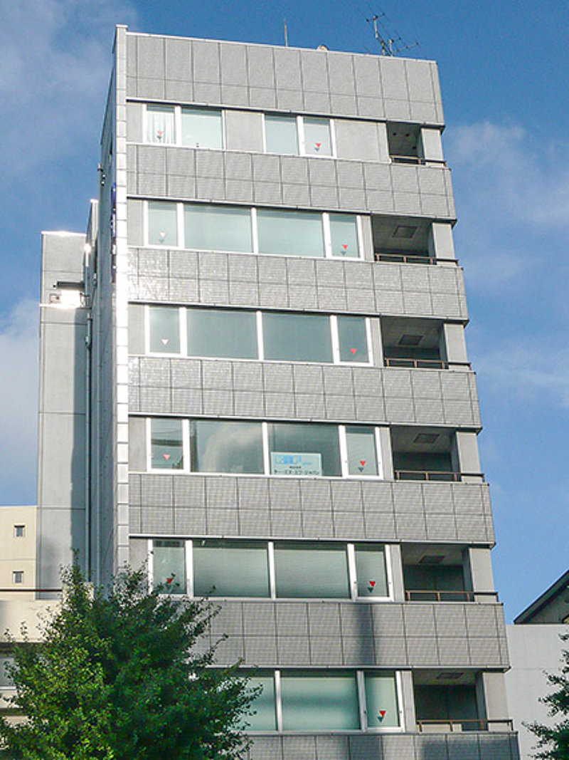 Auf einem Stockwerk dieses Bürogebäudes in Tokio beginnt die Erfolgsgeschichte von KNF Japan.