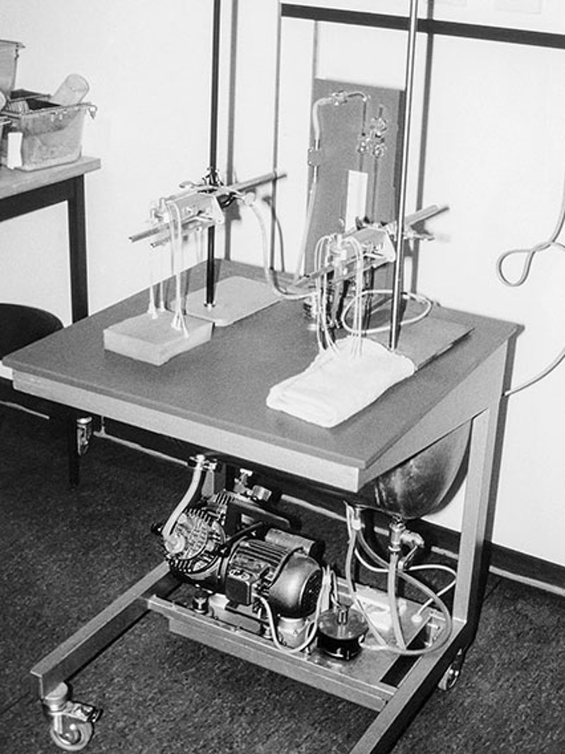Une pompe à membrane de KNF est également utilisée dans le cadre du projet de recherche de l'université d'Ulm. Crédits photo: Archives University Ulm, Germany