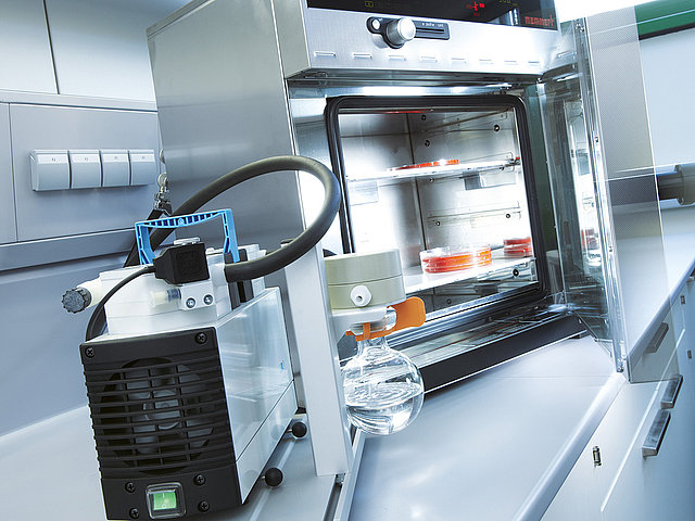 KNF biedt intelligente en compacte pompen en systemen voor diverse laboratoriumtoepassingen.