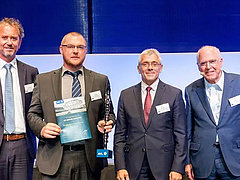 KNFがイノベーションエクセレンス賞を受賞 