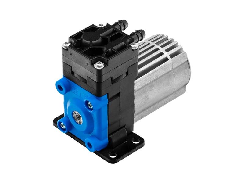 NMP 820은 KNF 마이크로 가스 펌프 포트폴리오의 최신 제품이며 3D 프린팅 산업의 까다로운 요구 사항을 완벽하게 충족합니다.  